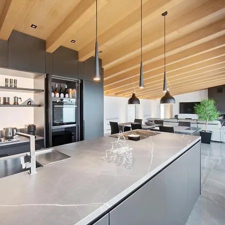 Luxury Lakefront Penthouse Lägenhet *