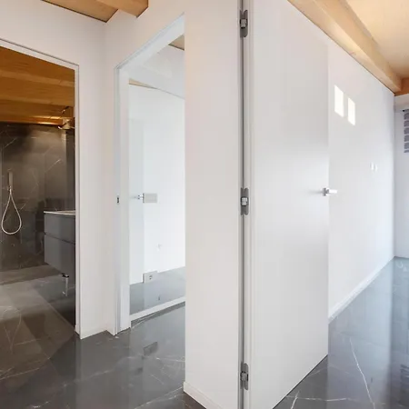 Luxury Lakefront Penthouse * Lezzeno