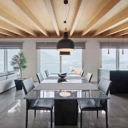 Luxury Lakefront Penthouse Lägenhet *