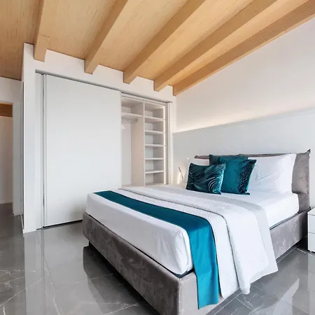 Lejlighed Luxury Lakefront Penthouse *