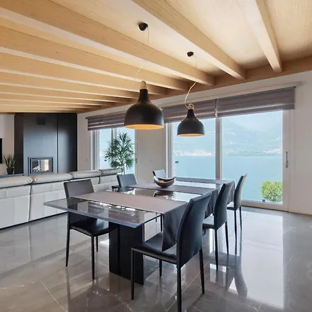 Luxury Lakefront Penthouse 公寓