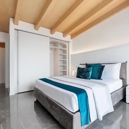 公寓 Luxury Lakefront Penthouse *