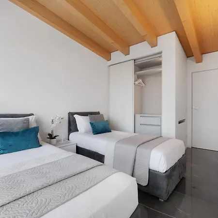 公寓 Luxury Lakefront Penthouse *