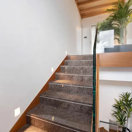 公寓 Luxury Lakefront Penthouse *