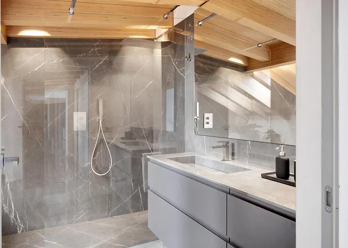 Luxury Lakefront Penthouse Lejlighed Lezzeno