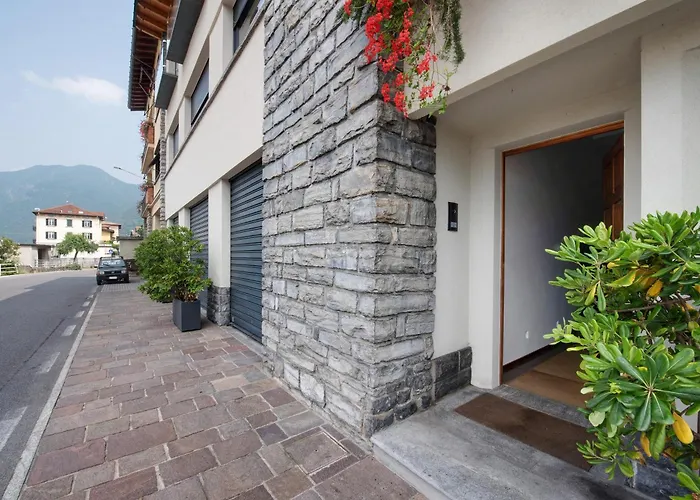 Luxury Lakefront Penthouse * Lezzeno
