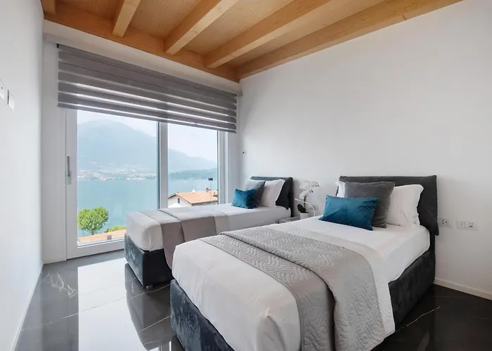 Luxury Lakefront Penthouse Lejlighed Lezzeno