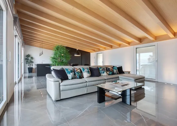 Lejlighed Luxury Lakefront Penthouse Lezzeno